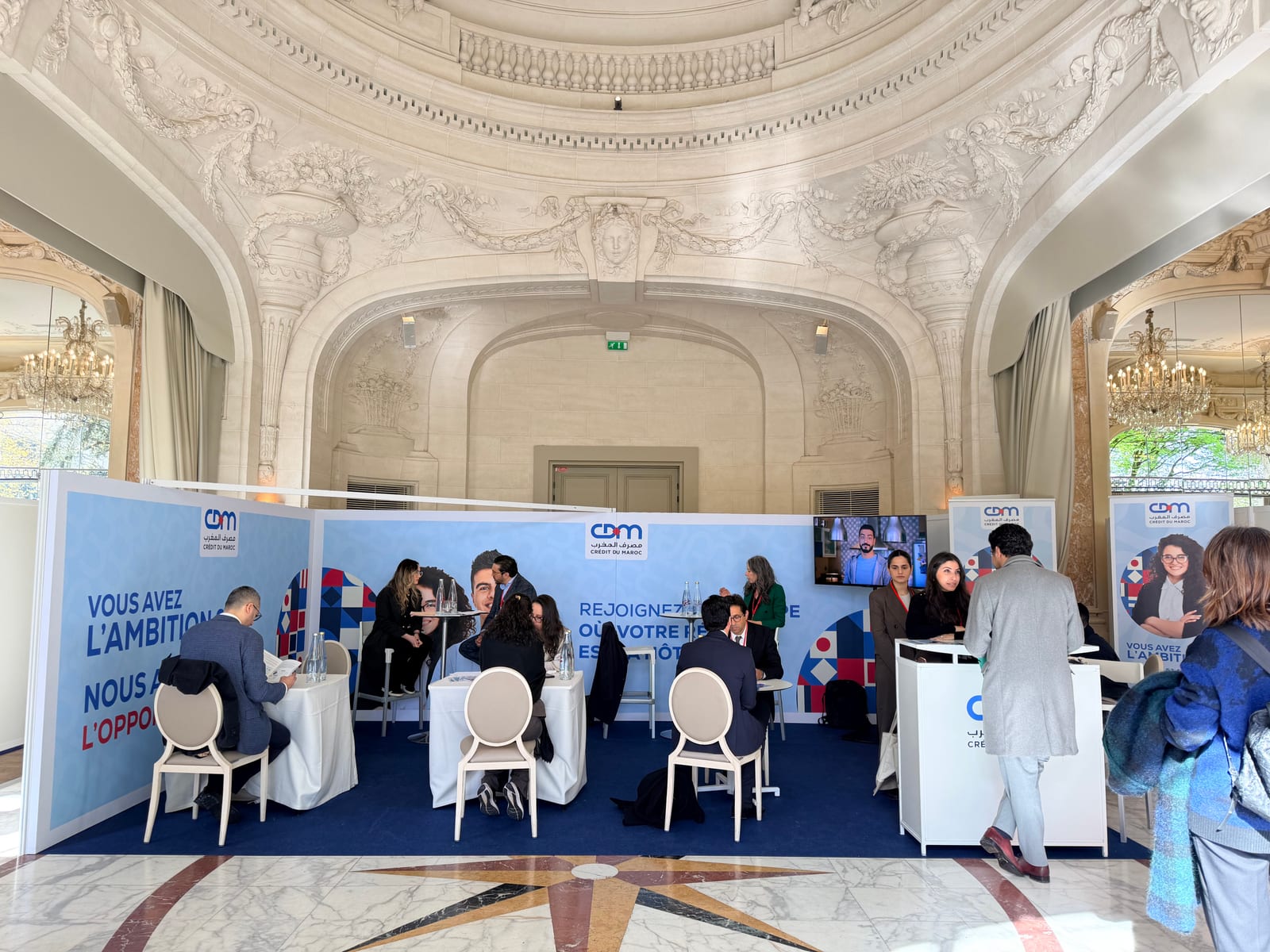 Un stand Crédit du Maroc lors d’un forum Menbita